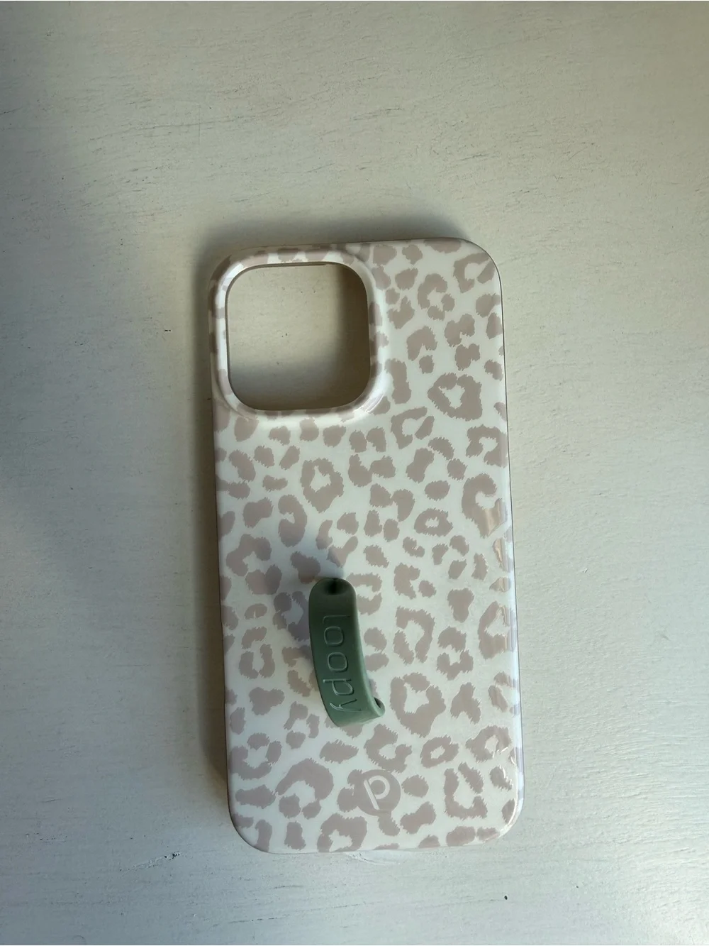 Loopy Case Beige Leopard Print Phone Case with Green Loopy Strap
